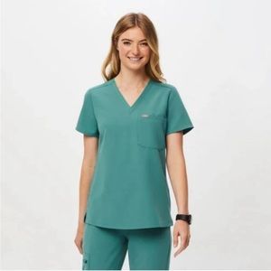 Figs Catarina one-pocket top